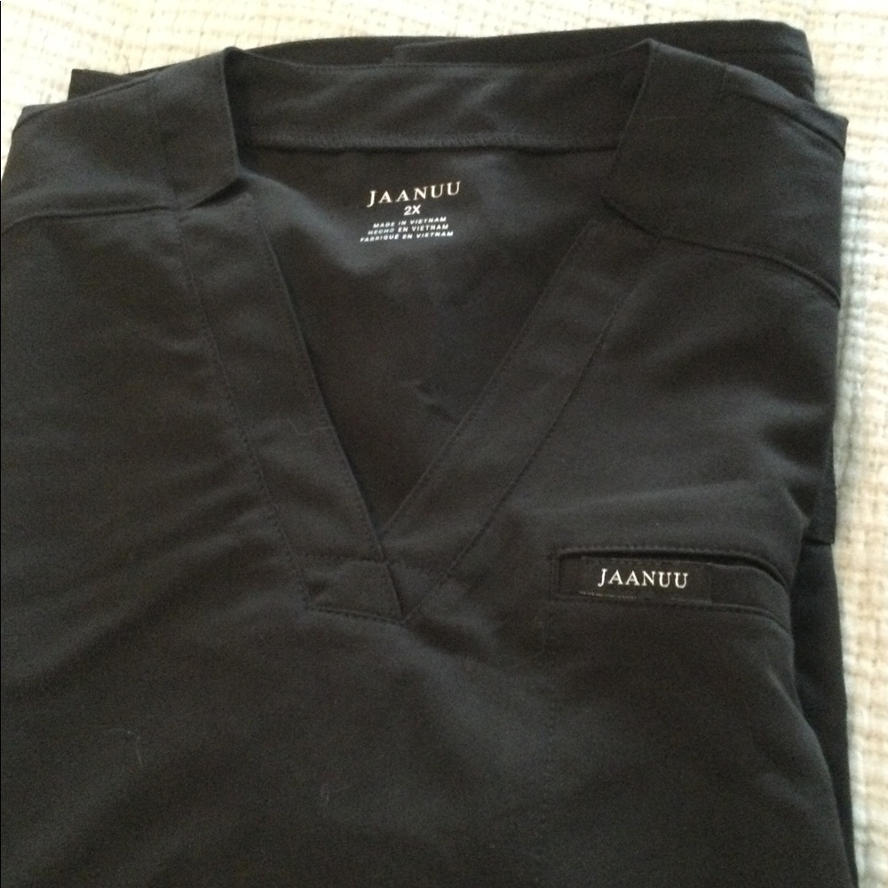 NWT black relaxed fit scrub top